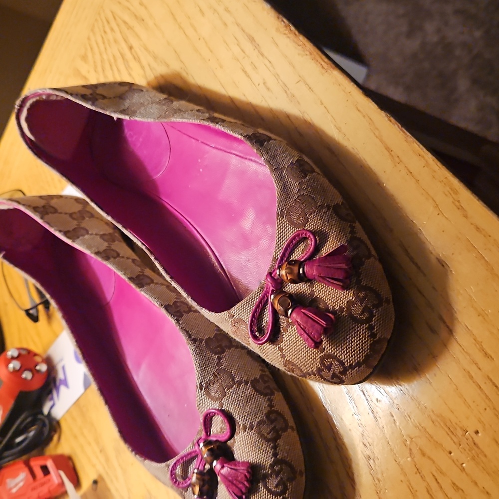 Gucci Flats. Euc. SOLD OUT